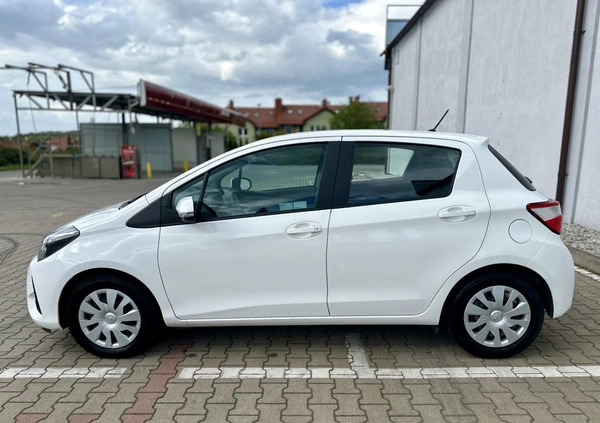 Toyota Yaris cena 42900 przebieg: 73000, rok produkcji 2019 z Wałbrzych małe 106